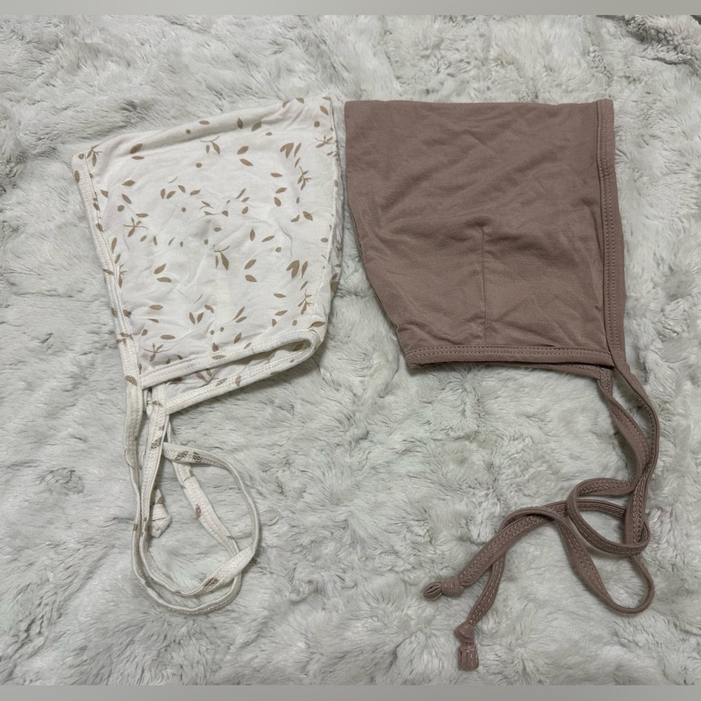 Lou Lou & company bonnets. Size 6-12 months. Colors fawn & white w/ tan leaves.